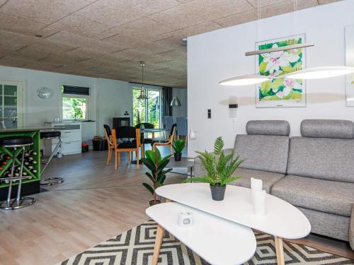 8 person holiday home in Hemmet in Skuldbol