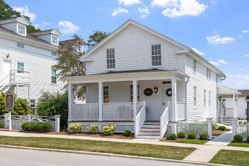 4 bedrooms, 5 beds