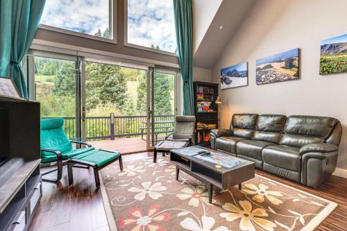 Ski-InandSki-Out Gemini Lift Access! Home with Hot Tub in Winter Park