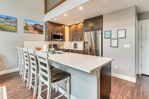 Ski-InandSki-Out Gemini Lift Access! Home with Hot Tub in Winter Park