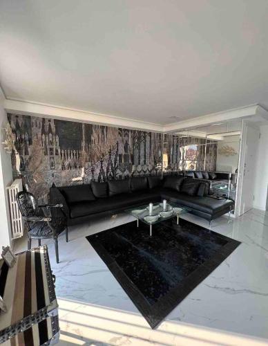 Luxury modern apartment on the lake in อิสเซโอ