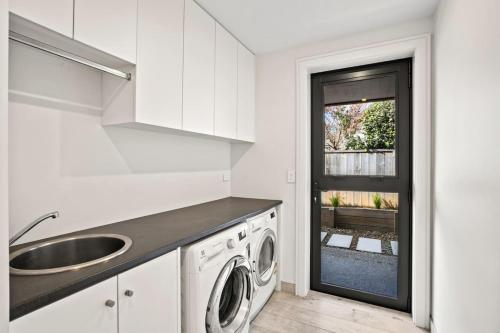 Getaway on Galloway | Pet Friendly Close to Lake! - image 3