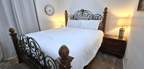 Paddleboards, Air Hockey, Grill, Fire Pit, WD, Brkfst, Sleeps 10, upper, Page (foto 10)