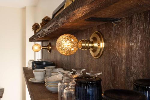 Private Modern 1st Flr 3 Bed Apt Close to Downtown in 托靈頓