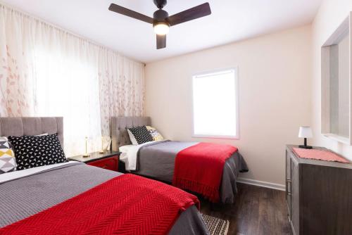 Private Modern 1st Flr 3 Bed Apt Close to Downtown in 托靈頓