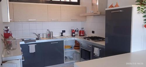 Beautiful house of glass at sea in ปอร์โตฟีโน่