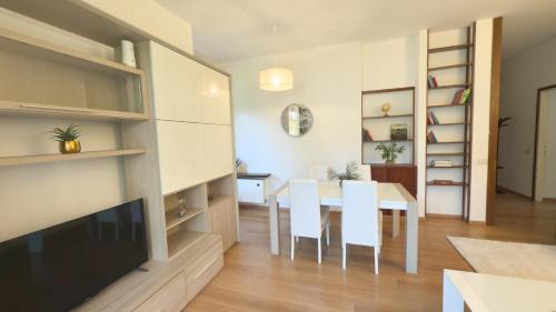 Como Lake Panoramic Spacious Apartment in Черноббіо