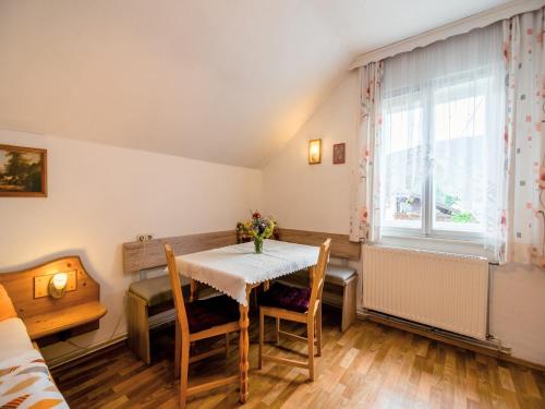 Apartment in Tröpolach near Ski Lift