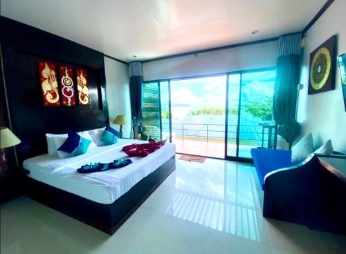กทลี บีช รีสอร์ต แอนด์ สปา (Kathalee Beach Resort and Spa) in ซันไรซ์ บีช