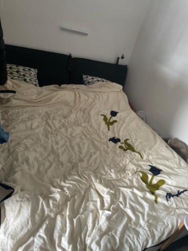 ZYM Appart in มองติกนี เลอ บรูตงนิช