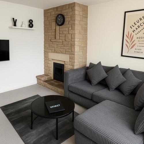 Charming 4BR House -Wollaton Park, City Centre, QMC & M1 - Sleeps 8 gîte à louer Trowell Mediumwave Transmitter