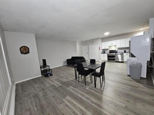 Private Apartment in Southbury 103 in 紹斯伯里