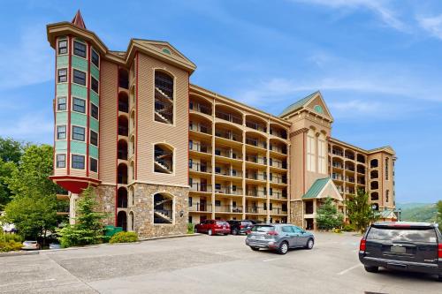 Gatehouse Condos - Roaring Romance near Alamo Steakhouse & Saloon