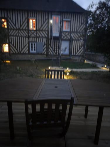 設施, Le Bois Rouland in 梅濟東卡農