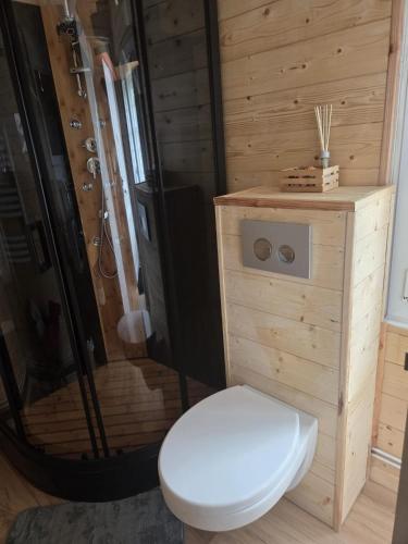 浴室, Le Bois Rouland in 梅濟東卡農