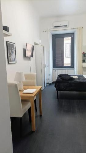 little roma apartment, Рим