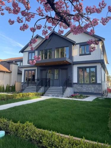 3 bed, free parking, heart of Kitsilano – khách sạn tại Arbutus Ridge