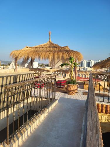 Al Madina, traditional Riad in 比塞大