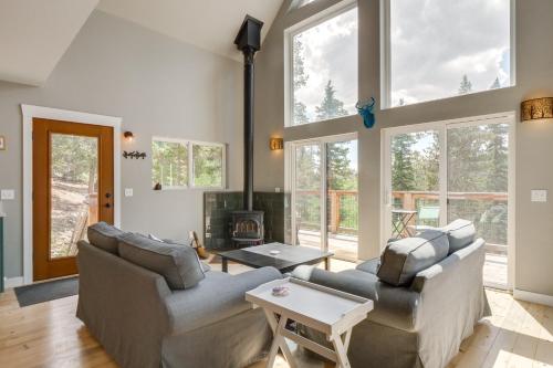 Fairplay Cabin Getaway with Wood Stove, Near Hiking! in Fairplay, USA