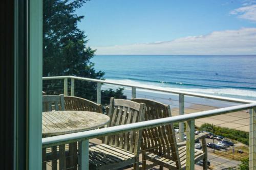 Berni's Ocean View Castle - The Crow's Nest in Oceanside (OR)