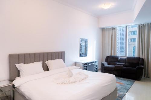 Luxury 2 BHK in Ocean Heights at Dubai Marina Living with Stunning Views - image 10