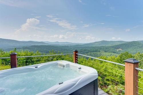 Mtn-View Cabin Deck and Pets Welcome in Murphy in Murphy, USA