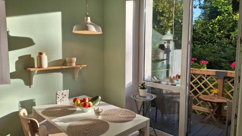 Apartament w ogrodzie in Підкова Лесна