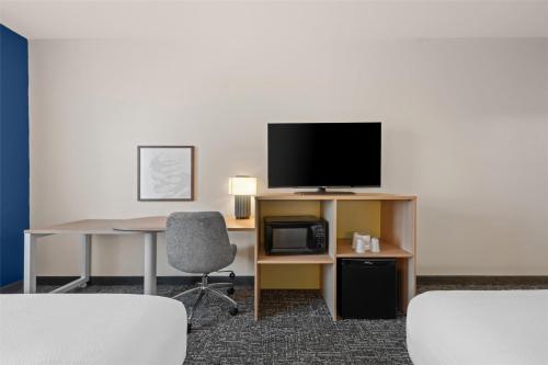 Country Inn & Suites by Radisson Homewood AL - image 12