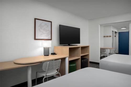 Comfort Suites Airport Tucson - image 3