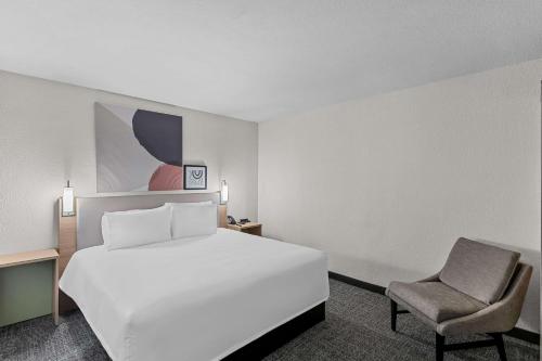 Comfort Inn & Suites North Glendale - Bell Road - image 13