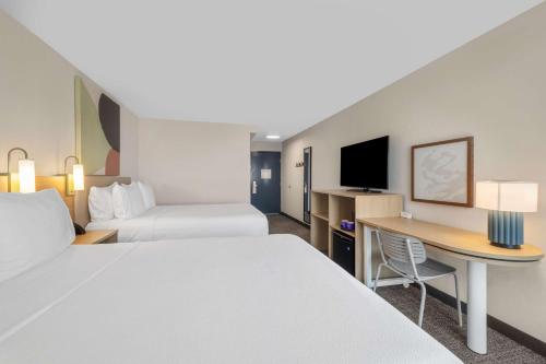 Hampton Inn Bakersfield - Central - image 11