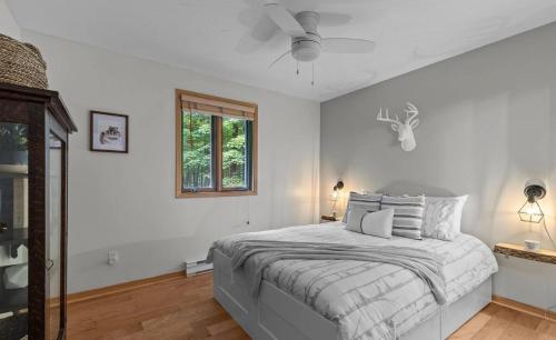 Muskoka Sunset Heaven Lakefront Retreat in Bracebridge (ON)