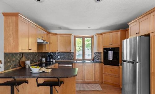 Muskoka Sunset Heaven Lakefront Retreat in Bracebridge (ON)