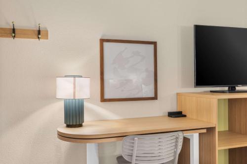 Wingate by Wyndham Colorado Springs - image 10