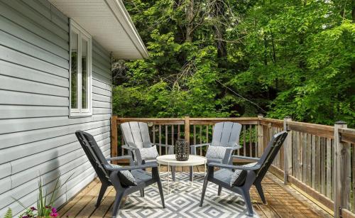 Muskoka Sunset Heaven Lakefront Retreat in Bracebridge (ON)
