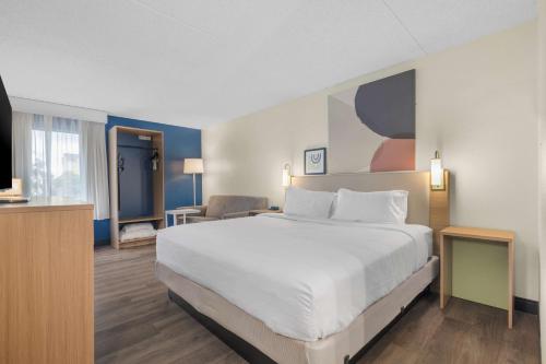 Wingate by Wyndham Colorado Springs - image 14