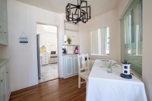 BEACHFRONT COTTAGE UPPER UNIT, Oceanside (foto 7)