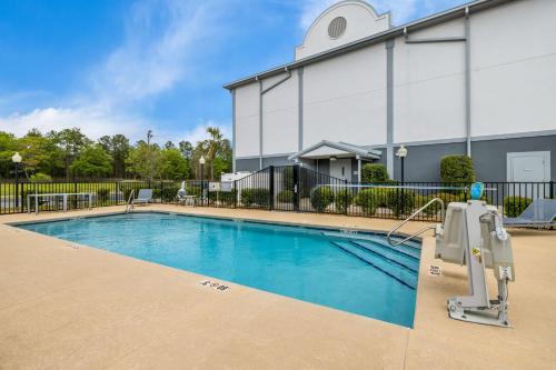 Days Inn by Wyndham Tifton - image 14