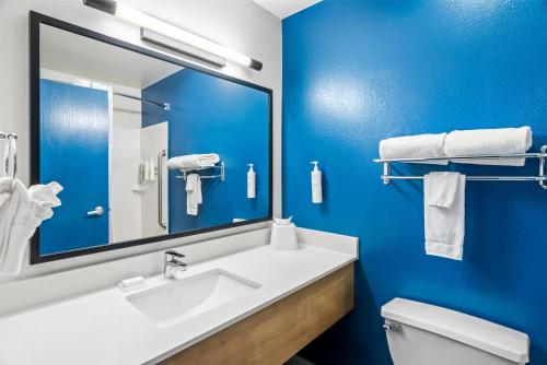 Best Western Inn & Suites Merrillville - image 7