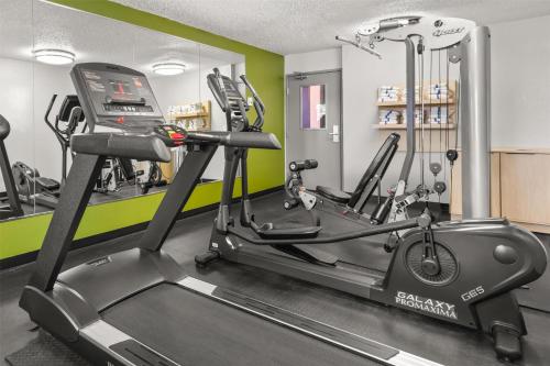 Best Western Eden Prairie Inn - image 9