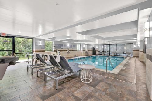 Comfort Inn Plymouth - image 11