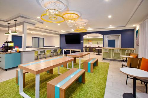 Baymont by Wyndham Grand Rapids N/Walker - image 11