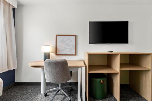 Best Western Plus Cypress Creek - image 11