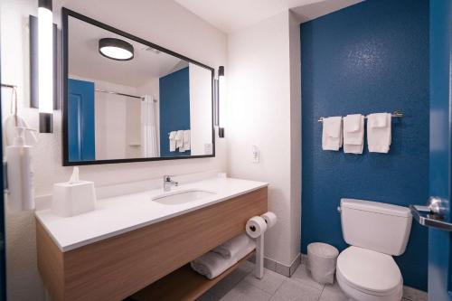 La Quinta Inn & Suites by Wyndham Brandon Jackson Airport East - image 6