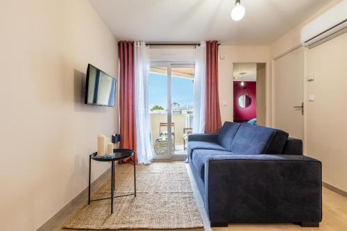 Shared lounge/TV area, Apollonia Visage du Monde - Clim - Parking - Tram a 2min near Pharmacie de Richter