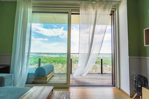  Wonderful Apartment with 2 bedrooms and pool and parking in Wien