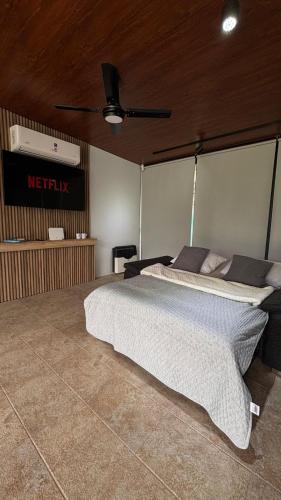 Quincho y pileta para reuniones tranquilas en Roldan in Roldán