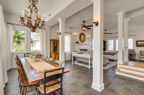 Luxe Pine Island Living Historic Old Florida Gem! in Bokeelia
