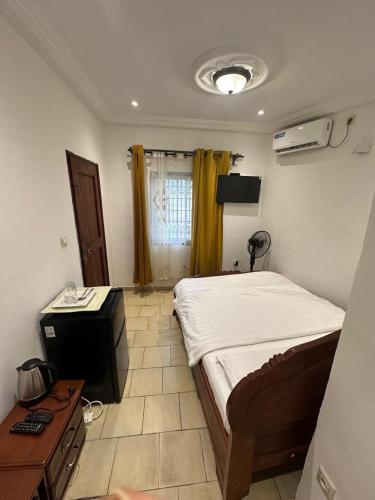 Luxury Villa AC Ensuite Room 5 in ลิมบ์