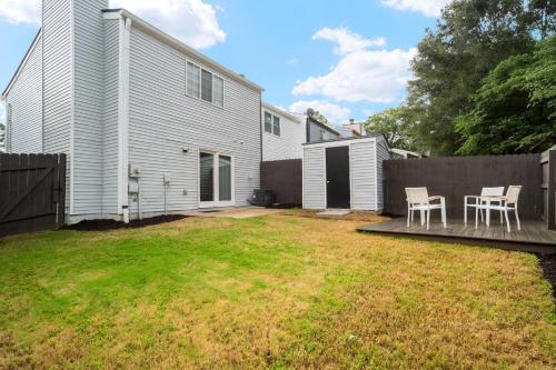 Facilities, Chic Escape with outdoor space in Smyrna (GA)